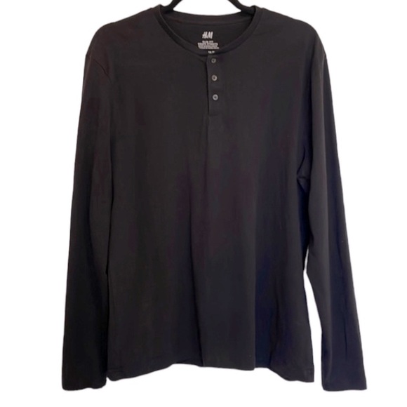 H & M Black Slim Fit Crewneck Long Sleeve Tee - Picture 1 of 4